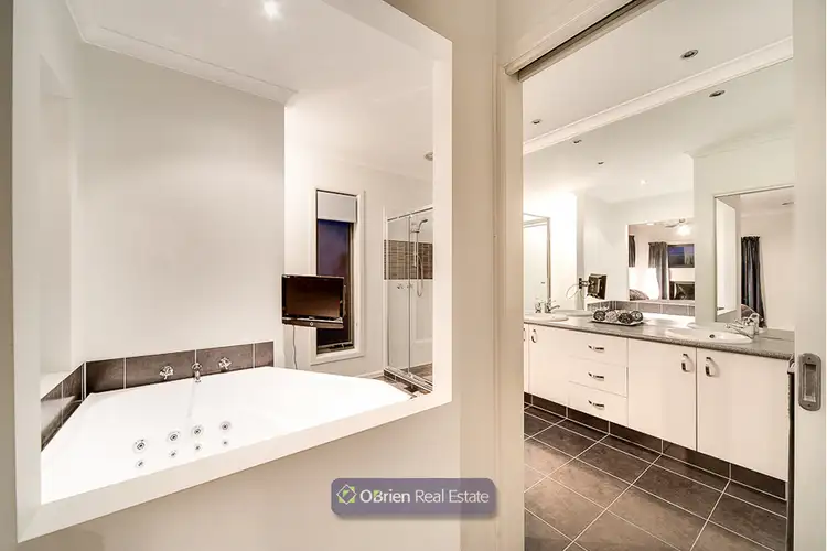 Fifth view of Homely house listing, 11 Middlesex Court, Cranbourne North VIC 3977