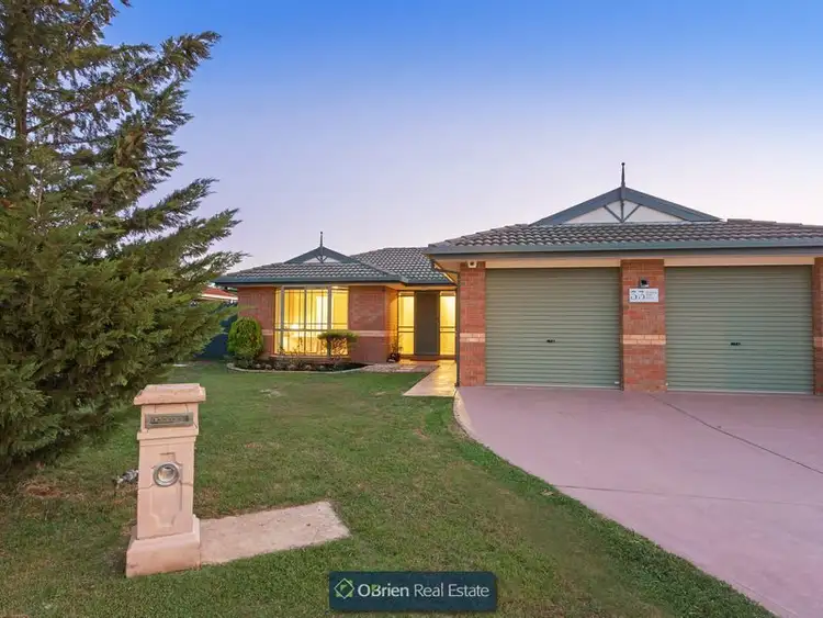 33 Amberley Park Drive, Narre Warren South VIC 3805