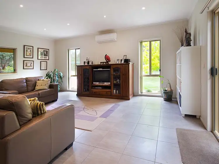 Fifth view of Homely house listing, 6 Racecourse Road, Newstead VIC 3462