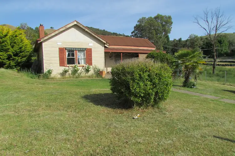 2 Sirl Street, Bethanga VIC 3691