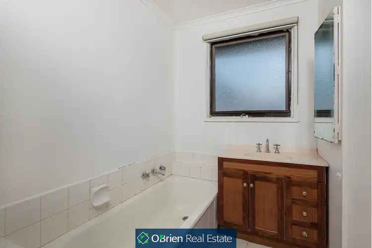 Fifth view of Homely house listing, 11 Cormorant Close, Endeavour Hills VIC 3802