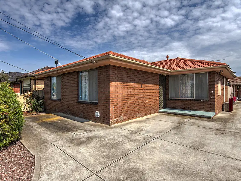 Main view of Homely unit listing, 1/21 Reaburn Avenue, St Albans VIC 3021