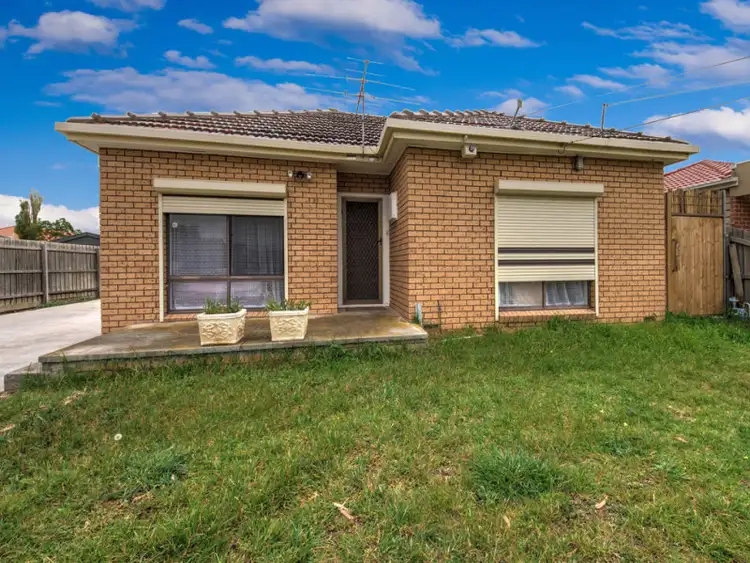 Main view of Homely unit listing, 1/31 Garfield Street, St Albans VIC 3021