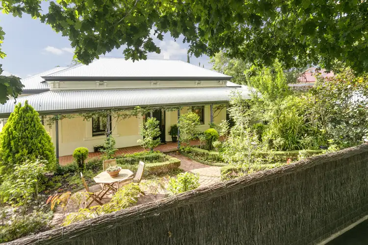 8 Magdalen Street, College Park SA 5069