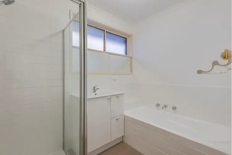 Fifth view of Homely house listing, 2 Terrell Close, Endeavour Hills VIC 3802