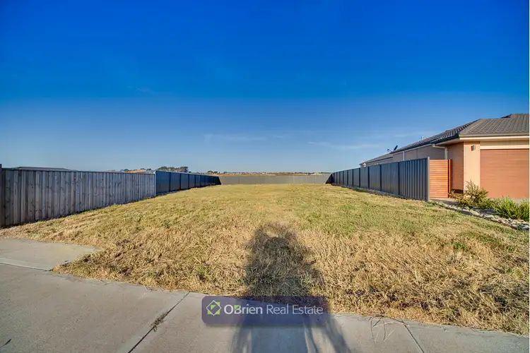 35 Atlas Drive, Cranbourne West VIC 3977