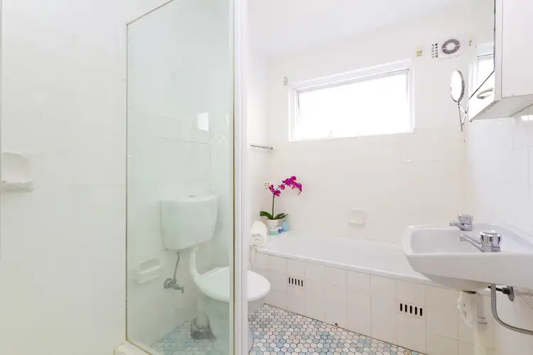 Sixth view of Homely apartment listing, 2/17 The Avenue, Collaroy NSW 2097