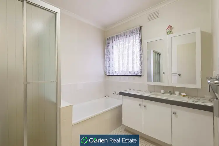 Fifth view of Homely house listing, 2 Taylor Court, Endeavour Hills VIC 3802