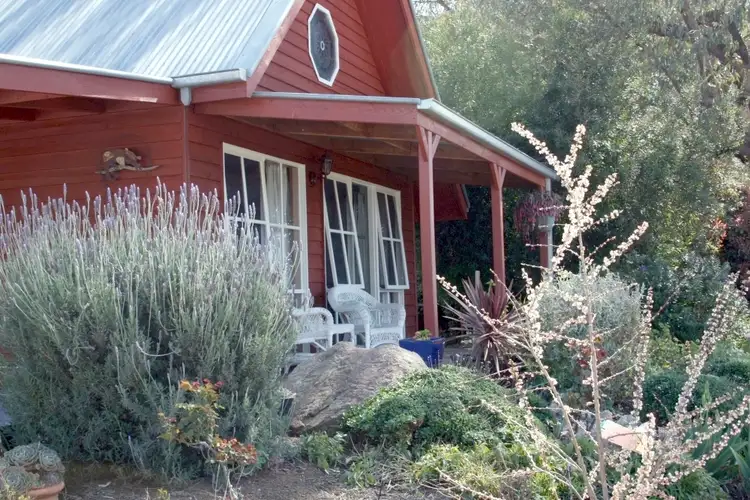 Main view of Homely villa listing, 4/24 Malakoff Road, Beechworth VIC 3747