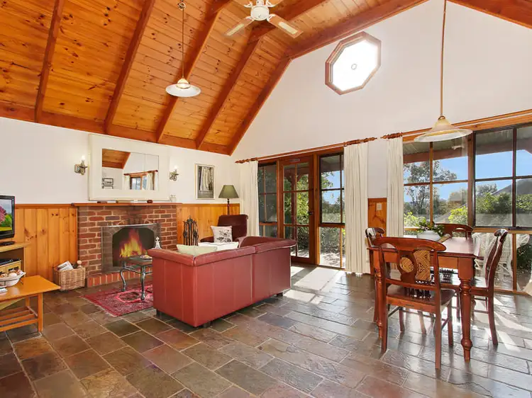 Third view of Homely villa listing, 4/24 Malakoff Road, Beechworth VIC 3747
