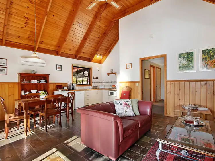 Fifth view of Homely villa listing, 4/24 Malakoff Road, Beechworth VIC 3747