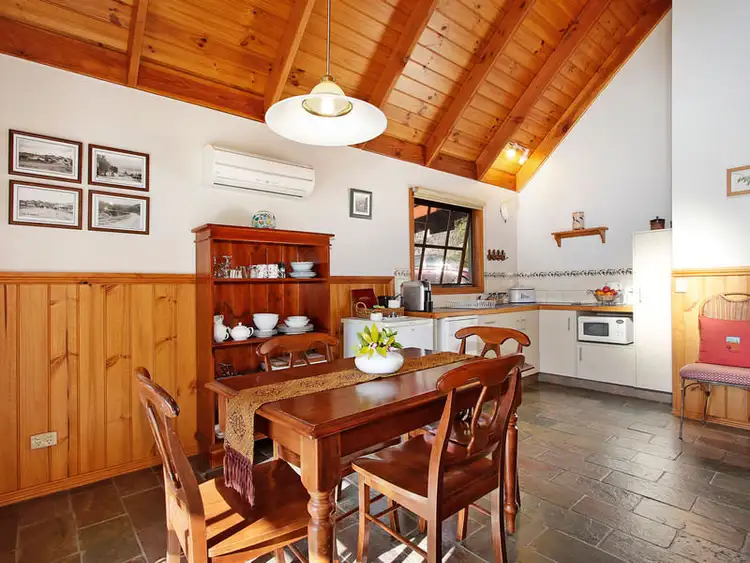 Sixth view of Homely villa listing, 4/24 Malakoff Road, Beechworth VIC 3747