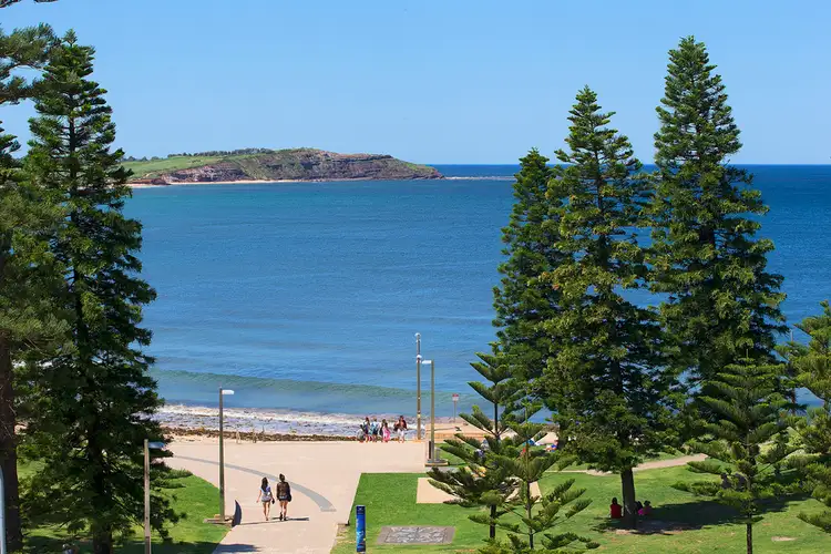 Second view of Homely apartment listing, 7/4 The Strand, Dee Why NSW 2099