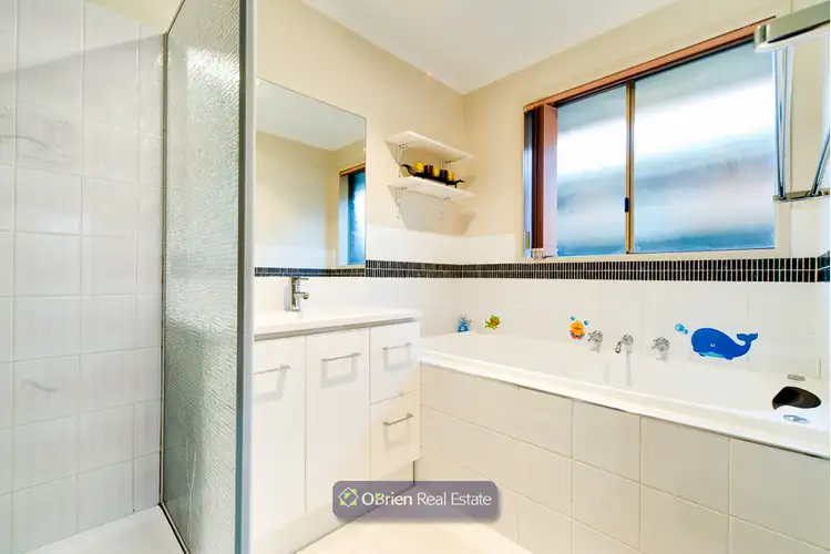 Fifth view of Homely house listing, 6 Oates Court, Cranbourne North VIC 3977