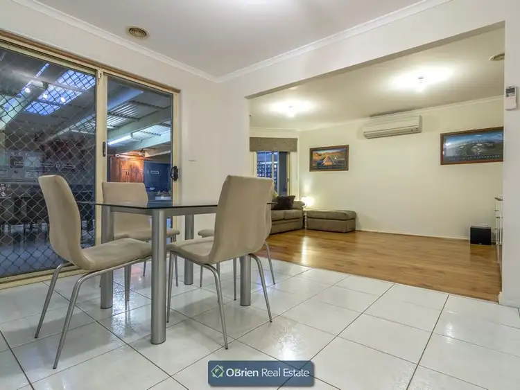 Fifth view of Homely house listing, 2 Alberta Way, Berwick VIC 3806
