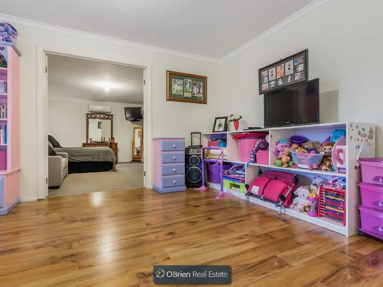 Sixth view of Homely house listing, 2 Alberta Way, Berwick VIC 3806
