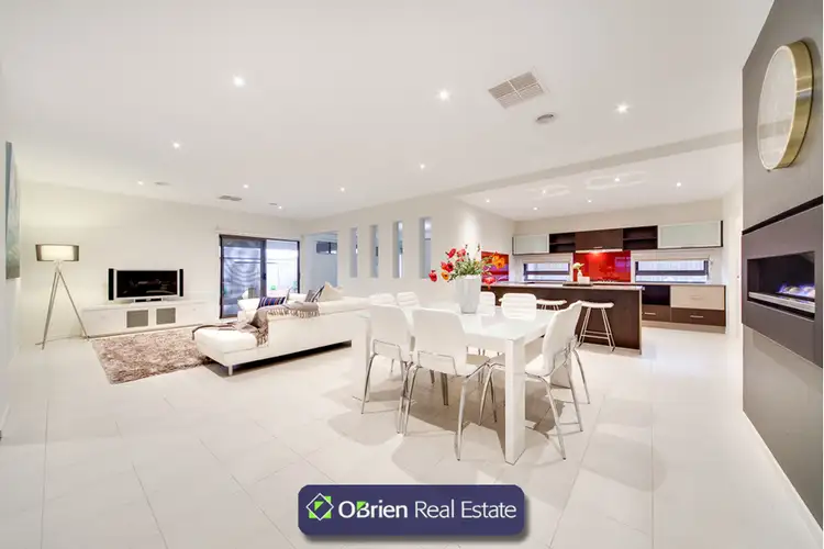 5 Chantenay Parade, Cranbourne North VIC 3977
