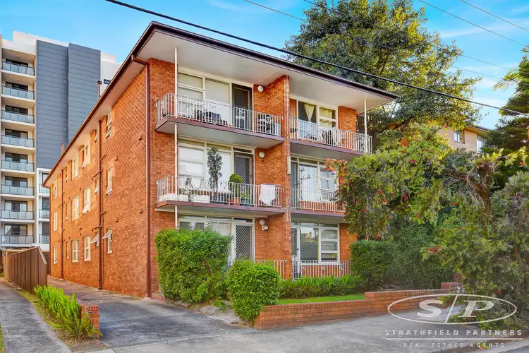 1/17 Lyons Street