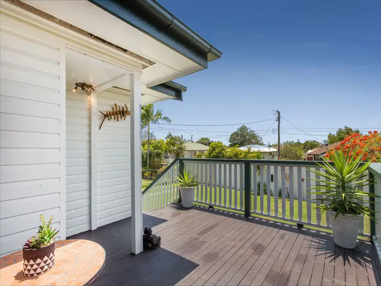 22 Bushing Street, Wynnum West QLD 4178