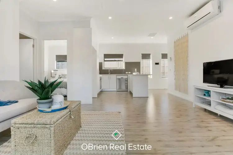 Second view of Homely unit listing, 2/195 Beach Street, Frankston VIC 3199