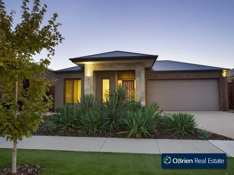 18 Red Maple Drive, Cranbourne West VIC 3977