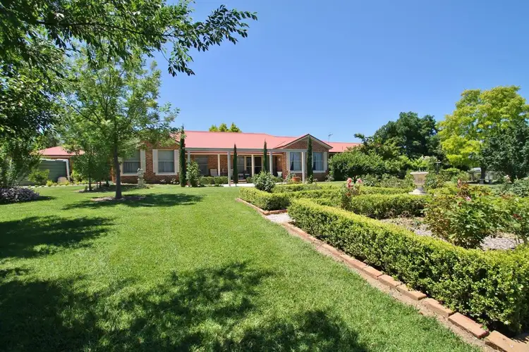 17 Leconfield Drive, Mudgee NSW 2850