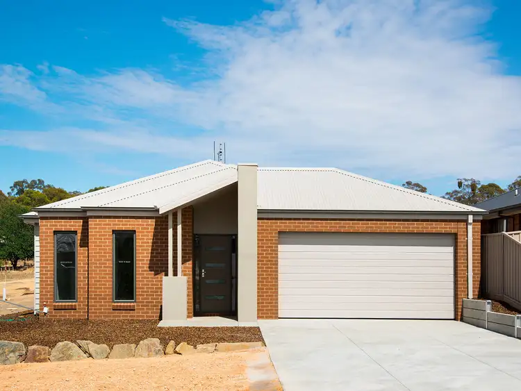 Main view of Homely townhouse listing, 1/9 Ireland Street, Castlemaine VIC 3450