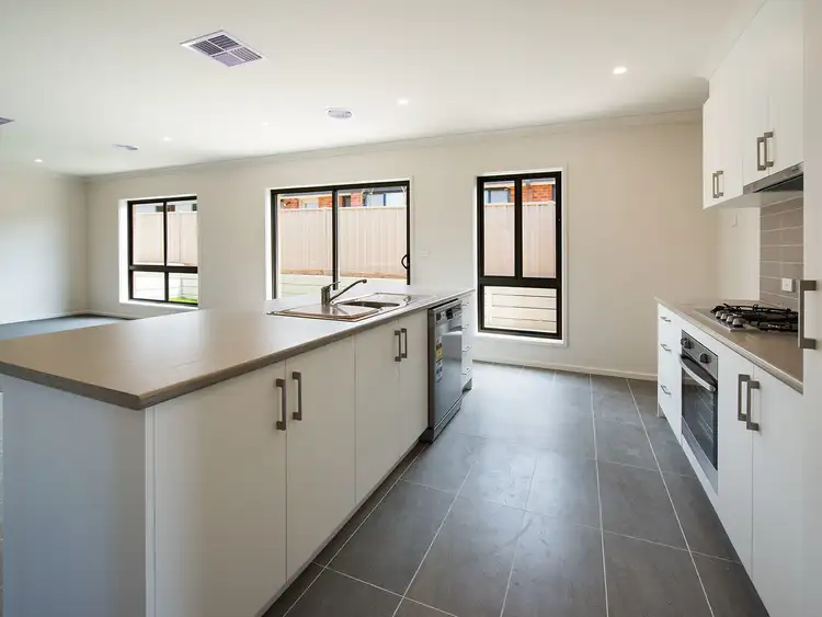 Fourth view of Homely townhouse listing, 1/9 Ireland Street, Castlemaine VIC 3450