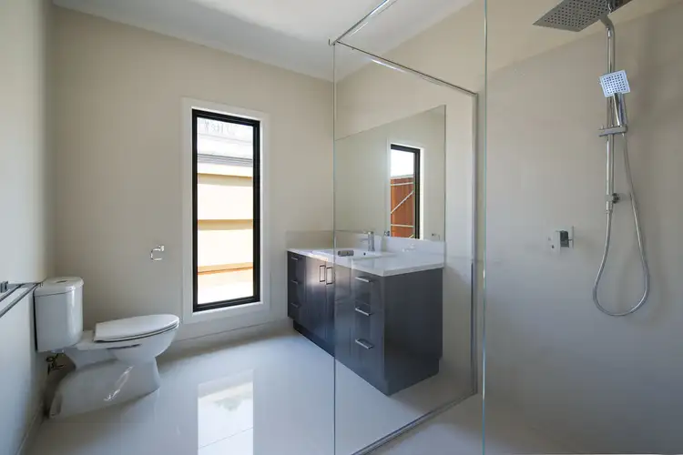 Sixth view of Homely unit listing, 107E Gingell Street, Castlemaine VIC 3450