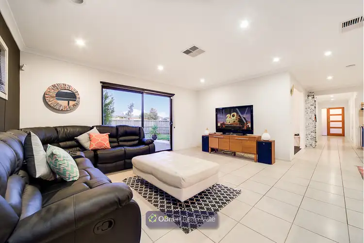 Second view of Homely house listing, 5 Jirakee Close, Botanic Ridge VIC 3977