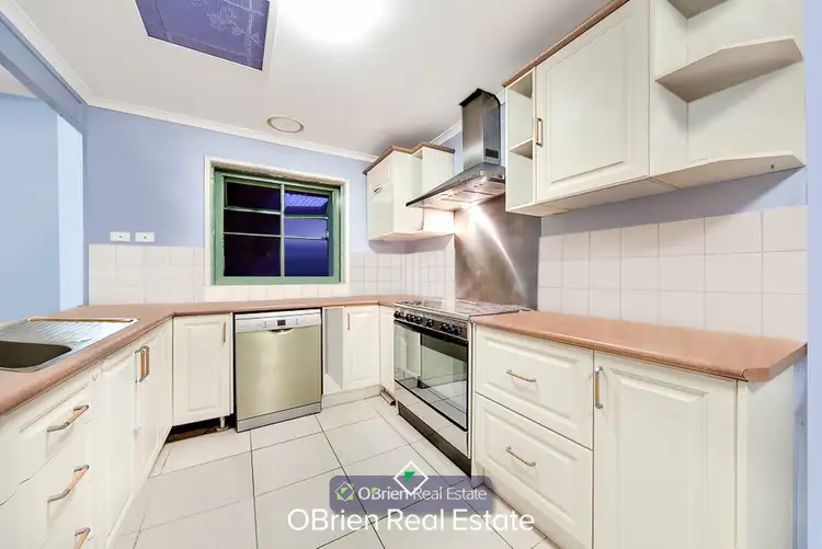 Fourth view of Homely house listing, 10 Peppercorn Court, Cranbourne North VIC 3977