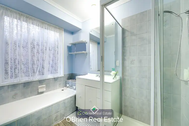 Fifth view of Homely house listing, 10 Peppercorn Court, Cranbourne North VIC 3977