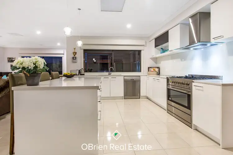 Third view of Homely house listing, 7 Willard Court, Berwick VIC 3806