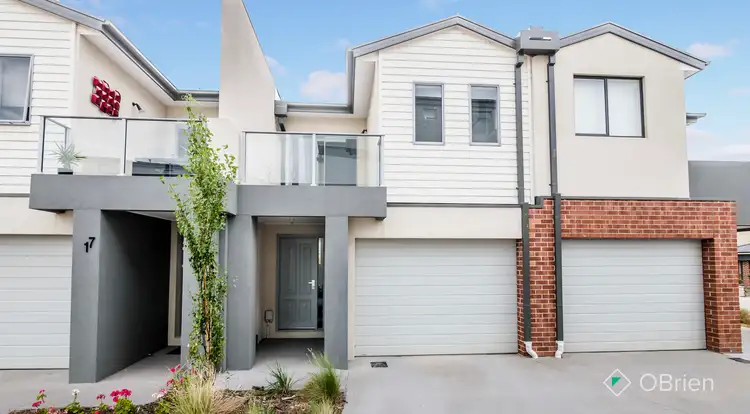 18/10 Mickleham Drive, Cranbourne North VIC 3977