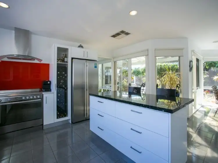 8 Elaine Court, Somerville VIC 3912