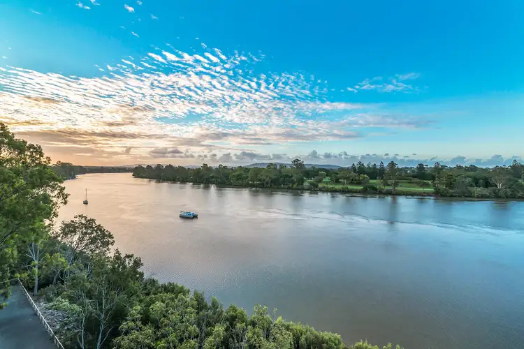 3111/211 King Arthur Terrace, Tennyson QLD 4105