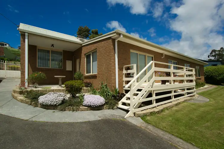 31 River Road, Ambleside TAS 7310