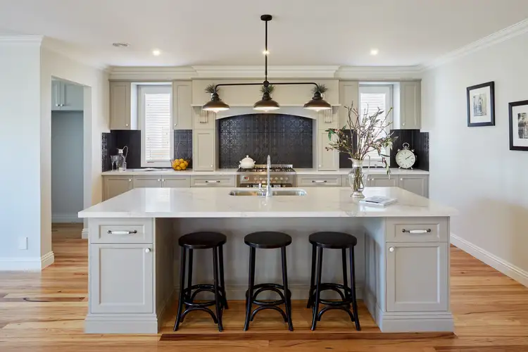 10 Fairwood Rise, Officer VIC 3809