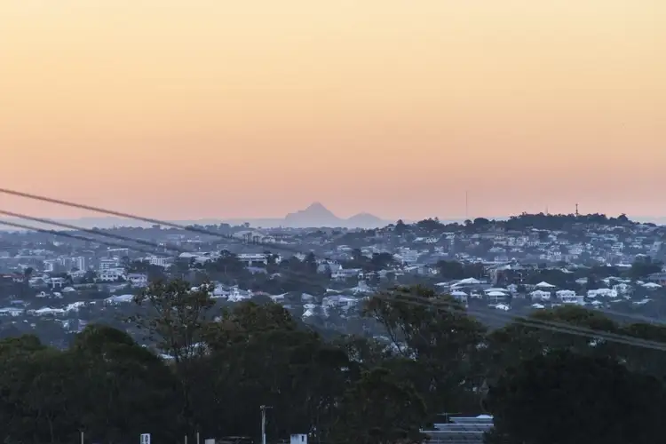 100 Capella Street, Coorparoo QLD 4151