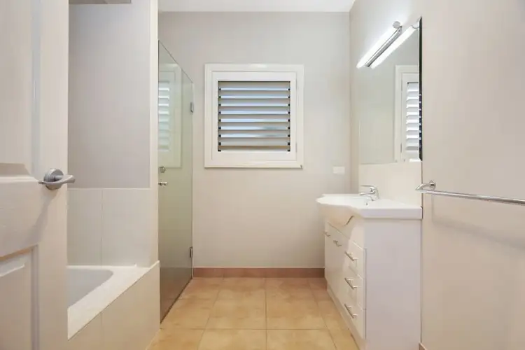 Sixth view of Homely house listing, 10 Hanover Place, Strathfieldsaye VIC 3551