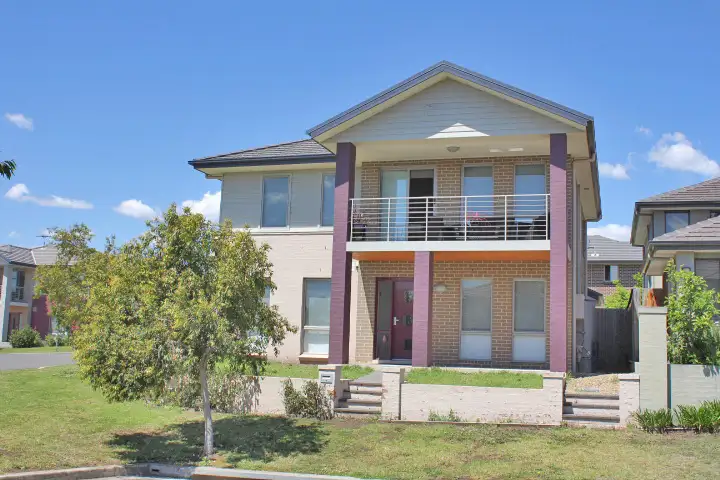 2/10 Stowe Avenue, Campbelltown NSW 2560