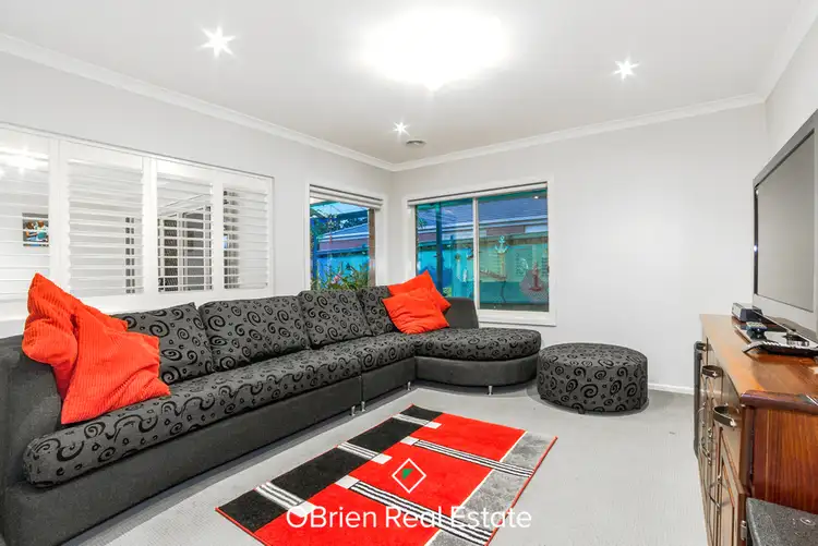 Third view of Homely house listing, 31 Baddeley Circuit, Cranbourne North VIC 3977