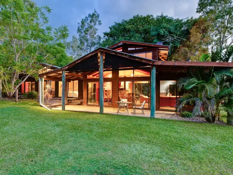 10 Arnan Court, Samford Valley QLD 4520