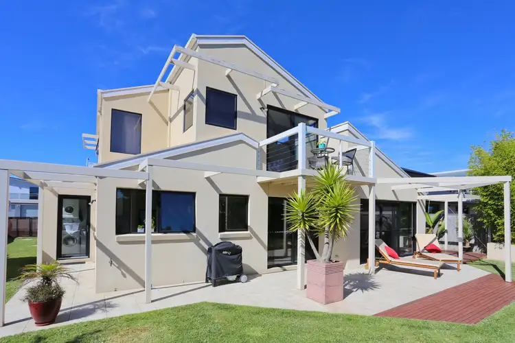 Second view of Homely house listing, 8 Paradise Place, Hawley Beach TAS 7307