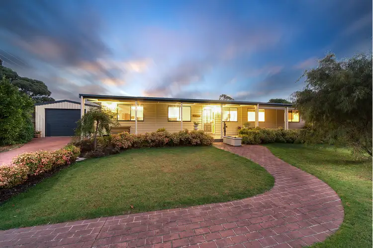 2 Harewood Street, Tooradin VIC 3980