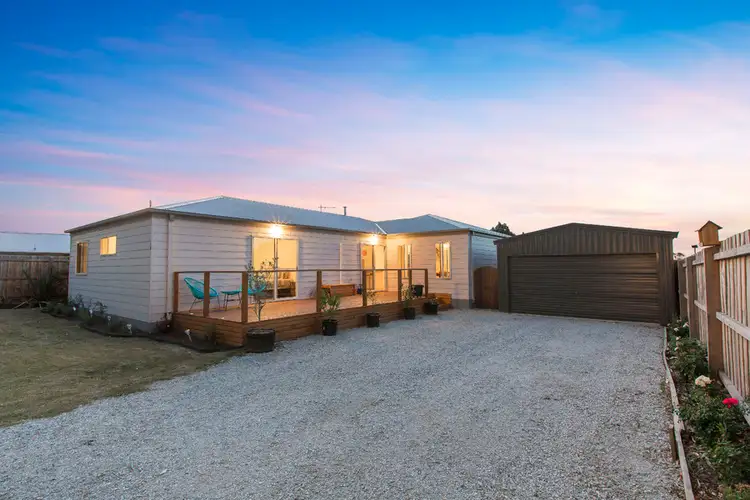 16 Tatiara Drive, Grantville VIC 3984