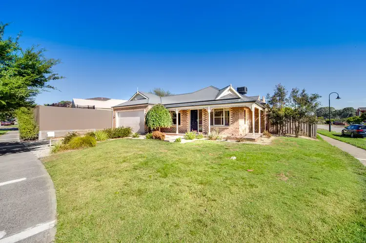 28 Moreton Bay Boulevard, Lyndhurst VIC 3975