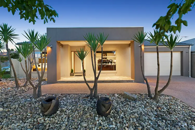 27 Cedarwood Crescent, Berwick VIC 3806