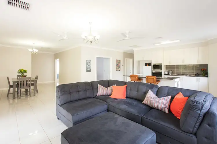 Seventh view of Homely house listing, 8 Valentino Court, Mildura VIC 3500