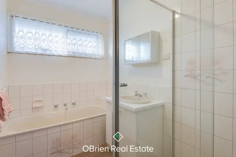 Sixth view of Homely house listing, 5 Radovic Court, Cranbourne North VIC 3977